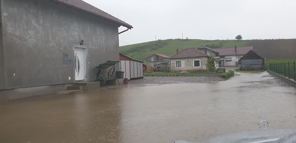 Poplave Cazin
