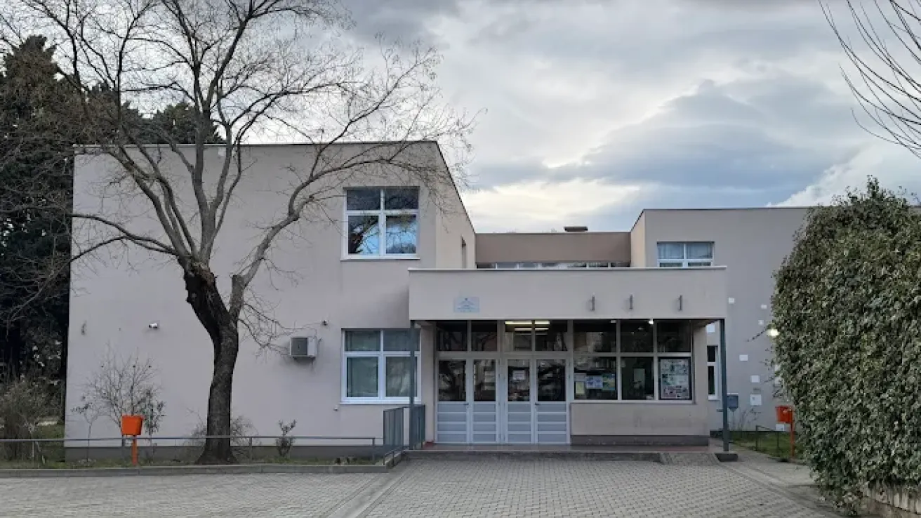 Skola  foto google maps