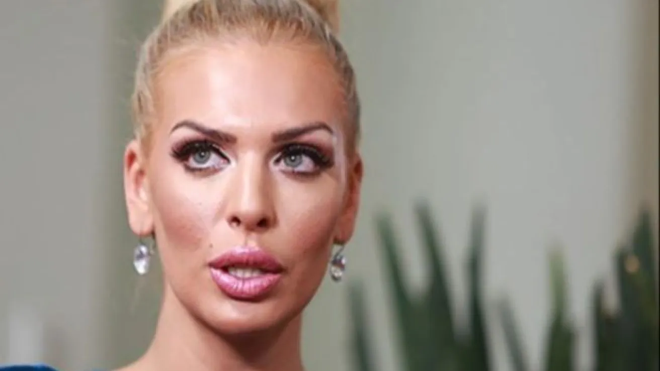 Ava karabatic foto platformam x