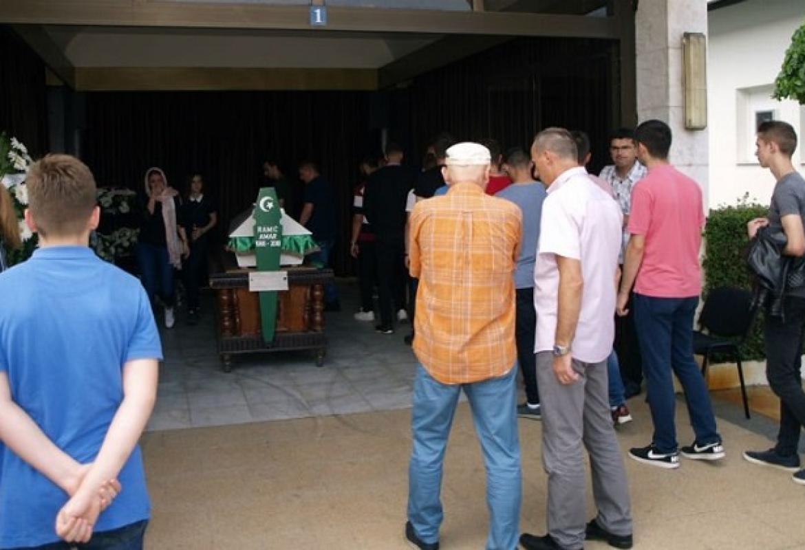 Suze i tuga na posljednjem ispraćaju Amara Ramića (FOTO)