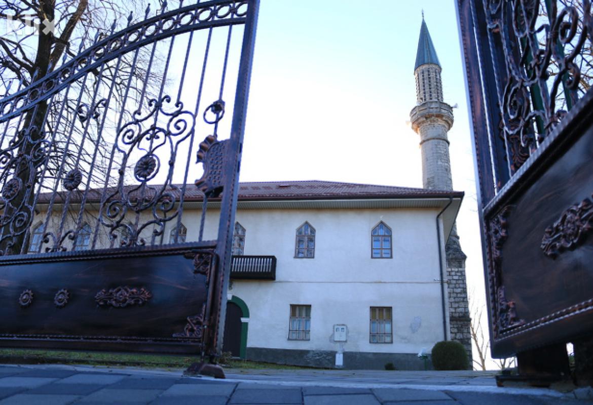 Gradska džamija cazin 