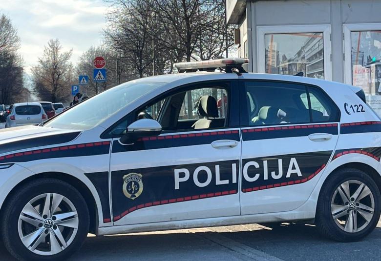 policija