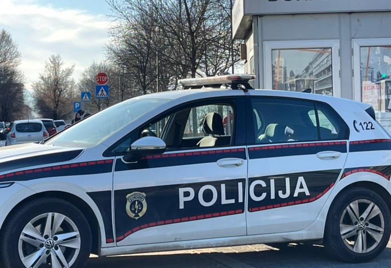 policija