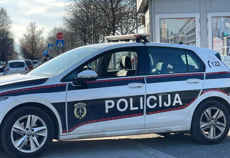 policija
