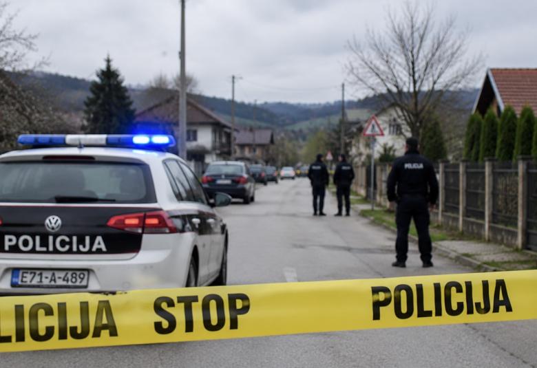 Policija ilistracija cazinnet