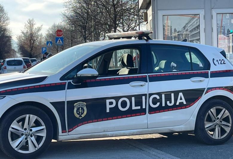 policija