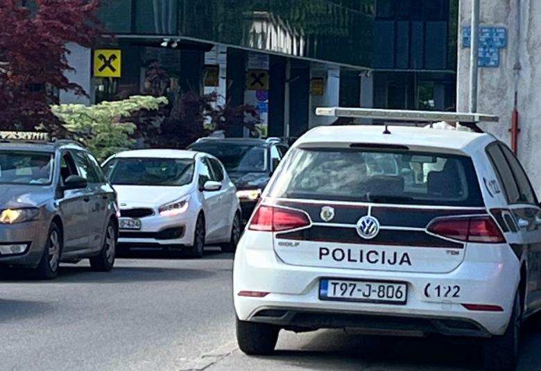 policija