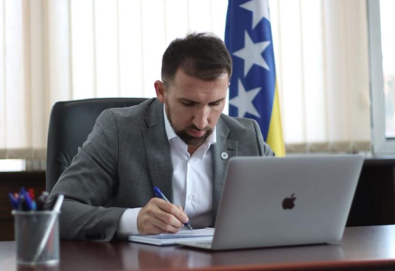 Vlada dbih
