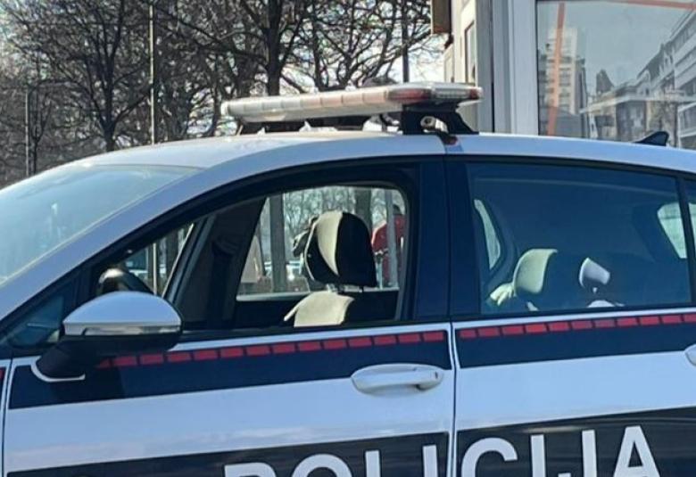policija
