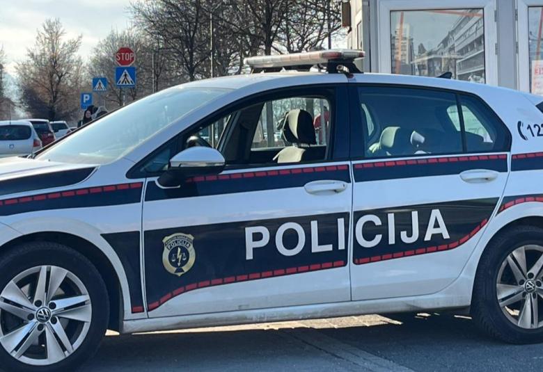policija