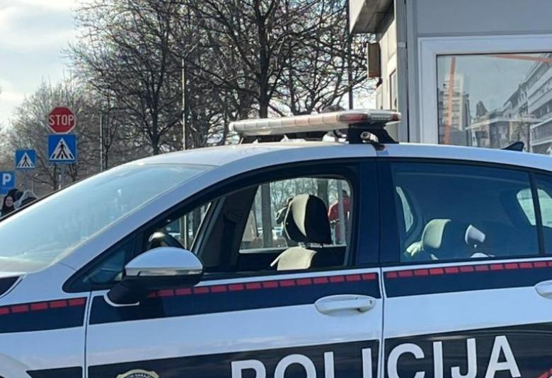 policija