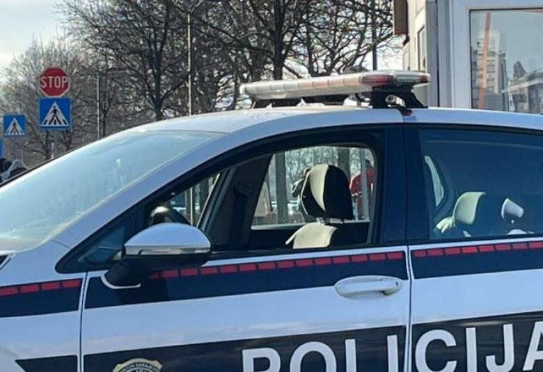 policija