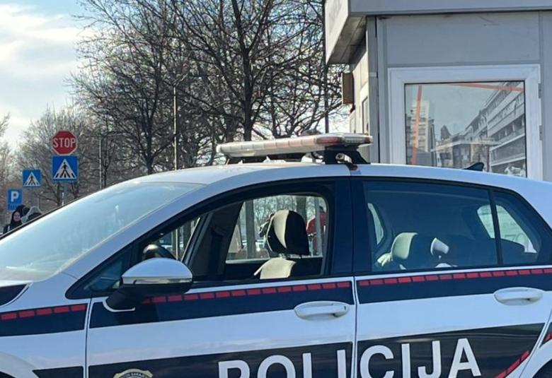 policija