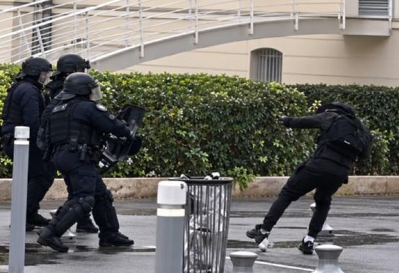 policija