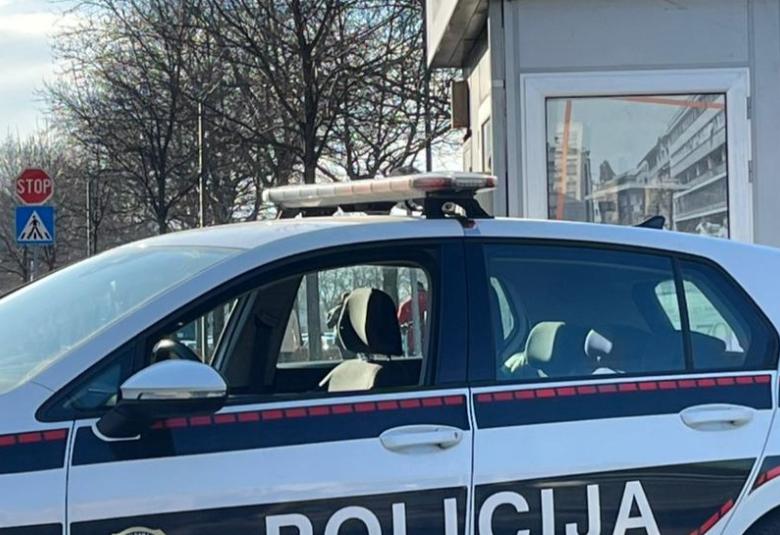 policija