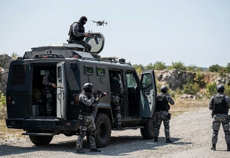 policija