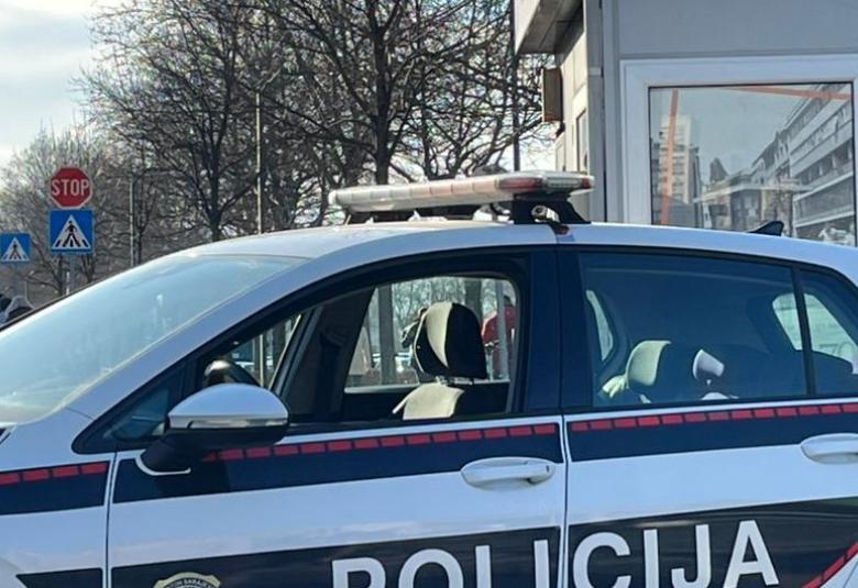 policija