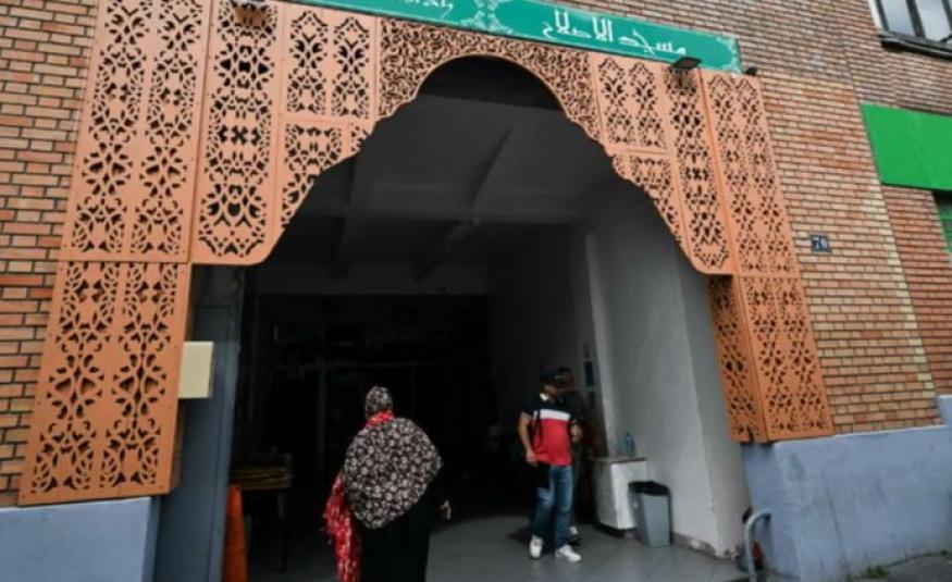 dzamija Pariz Platforma X