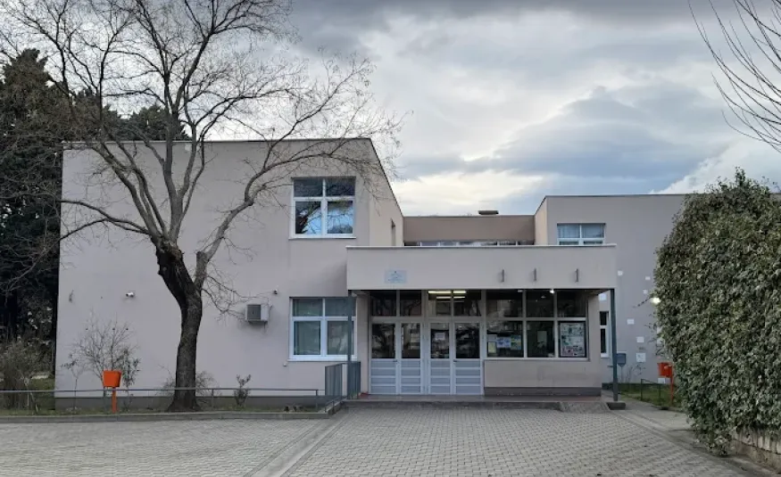 Skola  foto google maps