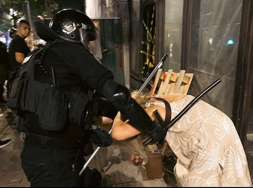 srbija udaranje zene