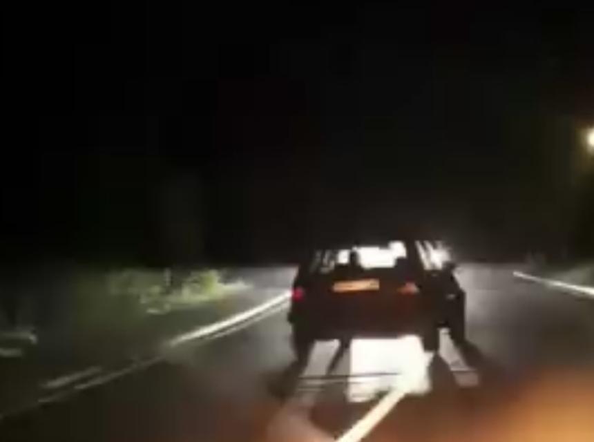 Umalo tragedija u Cazinu: Pijani vozač prelazio u suprotnu traku, evo detalja