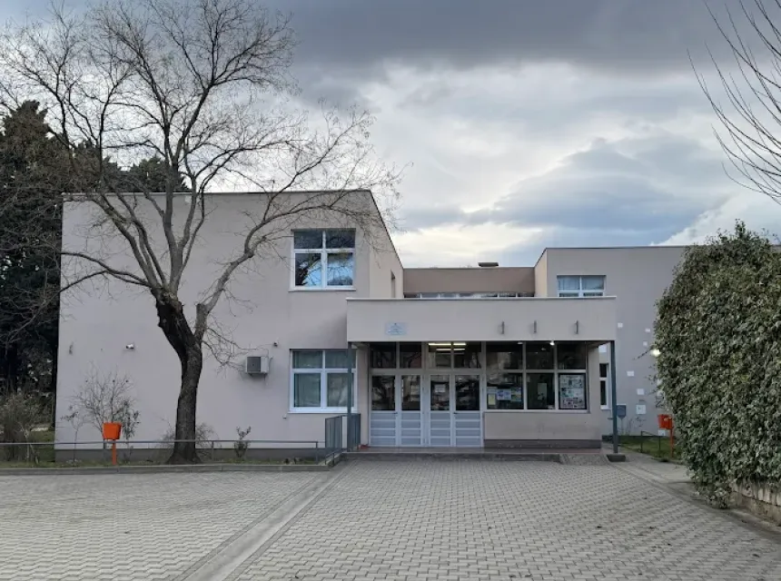 Skola  foto google maps