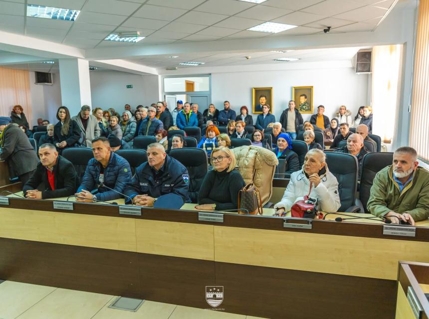 Vlada usk vansudska nagodba