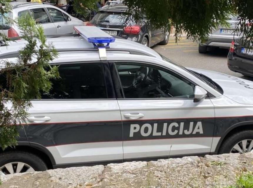 policija