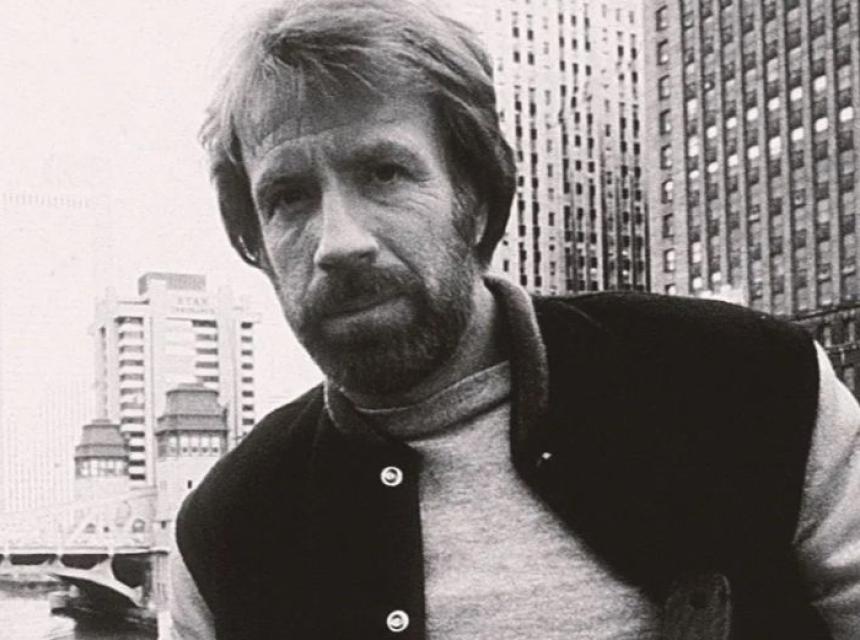 Čak Noris. Platforma X