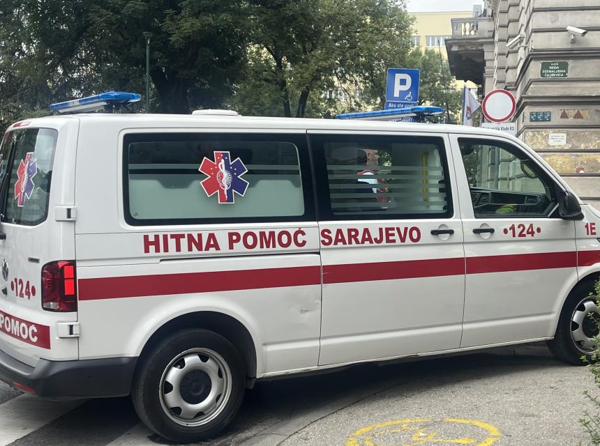 Hitna pomoc foto cazinnet