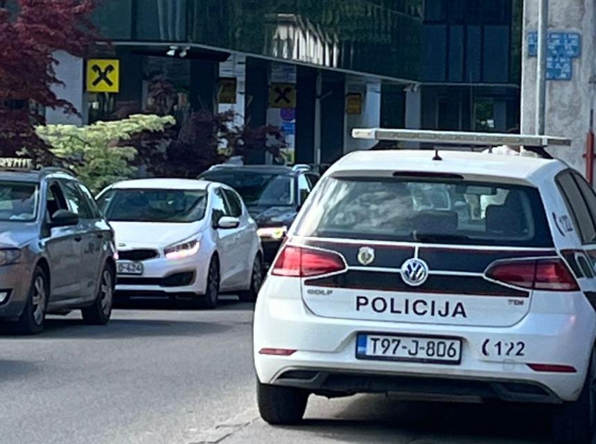 policija